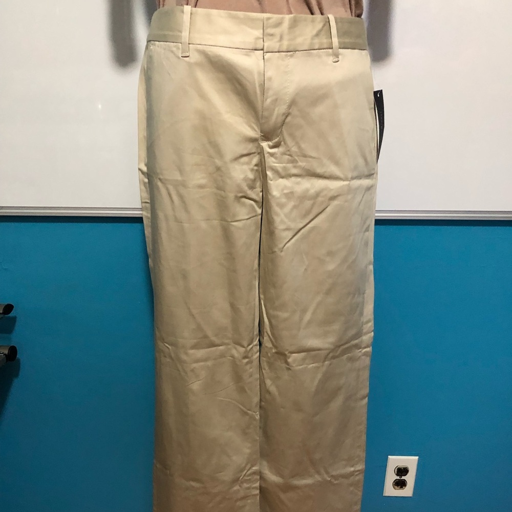 Women’s pants, size 8.